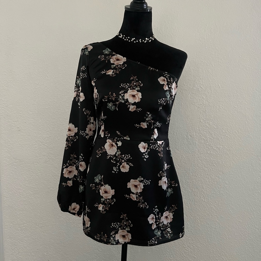 ABERCROMBIE&FITCH MINI ONE SLEEVE DRESS.
